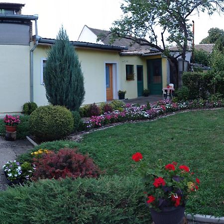 Apartamento Sobe Ana Sombor Exterior foto
